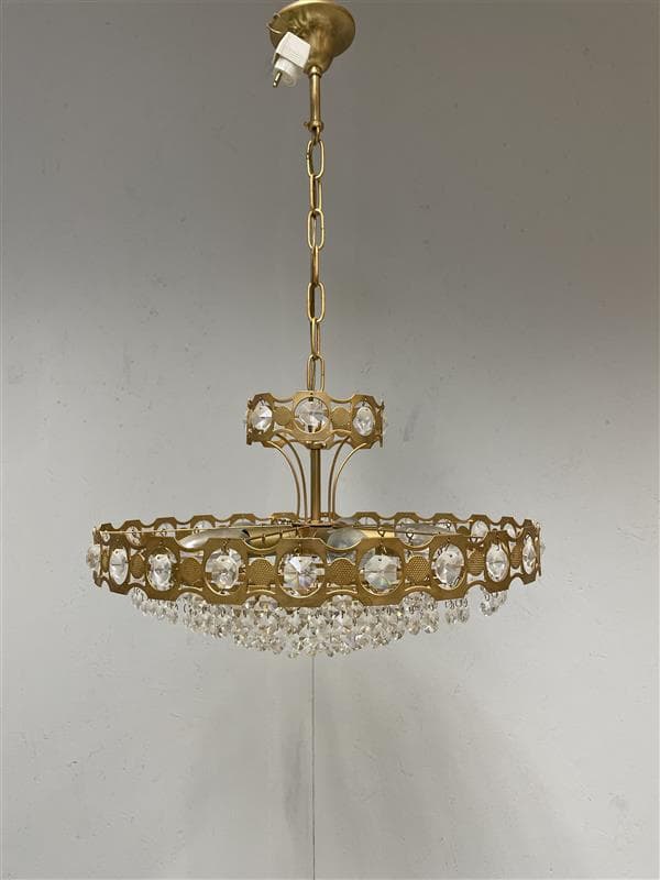 Käytetty Lival Kristallikruunu kattovalaisin - Product overview Käytetty Lival Kristallikruunu kattovalaisin - Product overview image