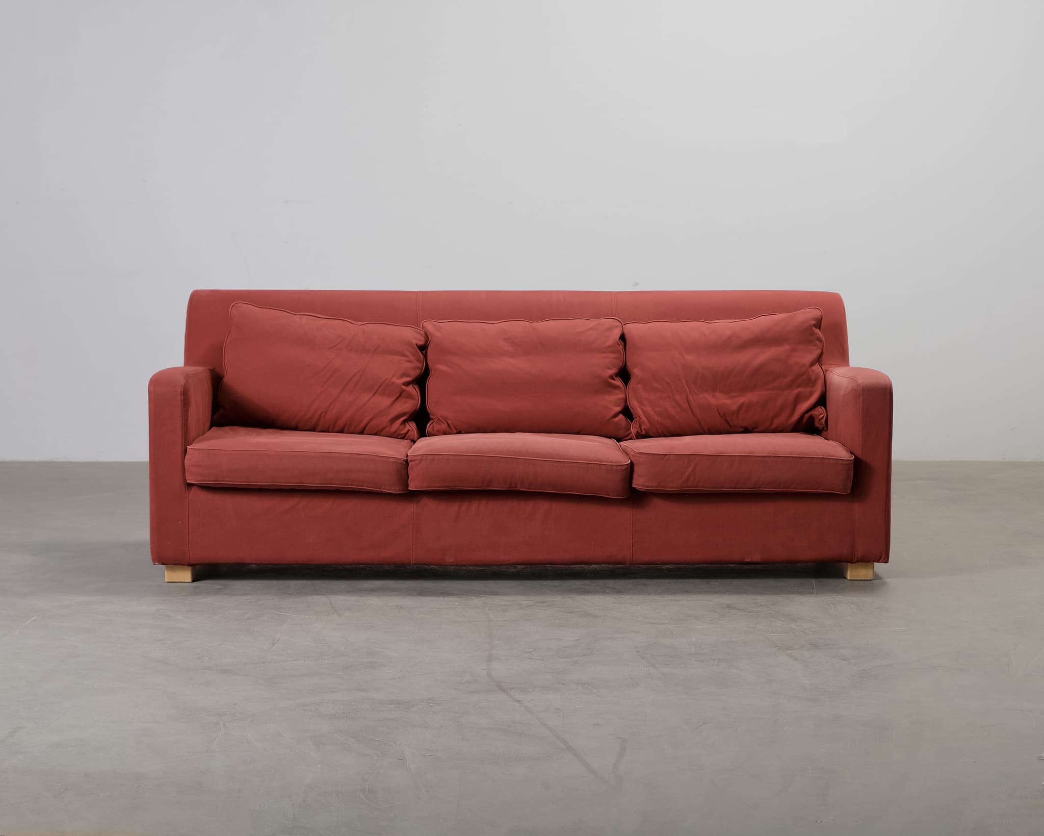 Artek 593 3-istuttava sohva punainen - Diilimurkku - Click to view full gallery Artek 593 3-istuttava sohva punainen - Diilimurkku - Main product gallery image
