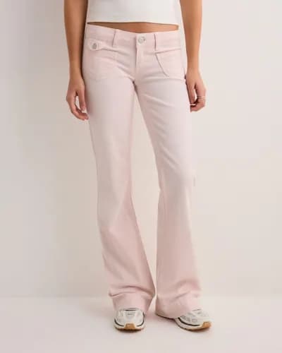 Nelly - Vaaleanpunainen - Super Low Heart Pocket Bootcut Jeans - Diilimurkku